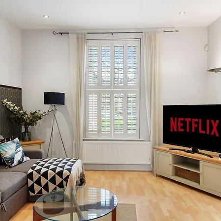 Ferienhaus Pristine Stylish Townhouse On The Stray! - Sleeps 9 *